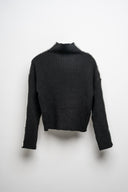 MAGLIONE NERO DETTAGLIO RIGA BIANCA