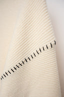MAGLIONE AVORIO DECORO NERO