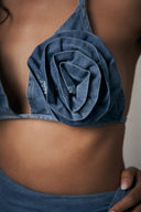 COORDINATO CROP DENIM CON ROSE