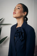 BLAZER BLU CON SPILLA A FIORE