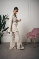 TAILLEUR BEIGE CON FASCIA CHIARO