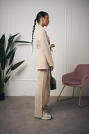 TAILLEUR BEIGE CON FASCIA SCURO